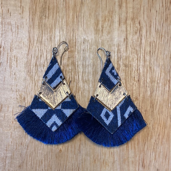 Jewelry - Fringe earrings